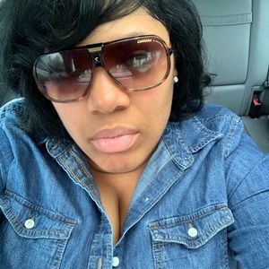 Meet your Posher, Nina